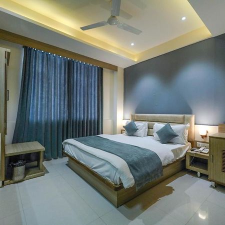 Hotel New Empire Ahmedabad Exterior foto