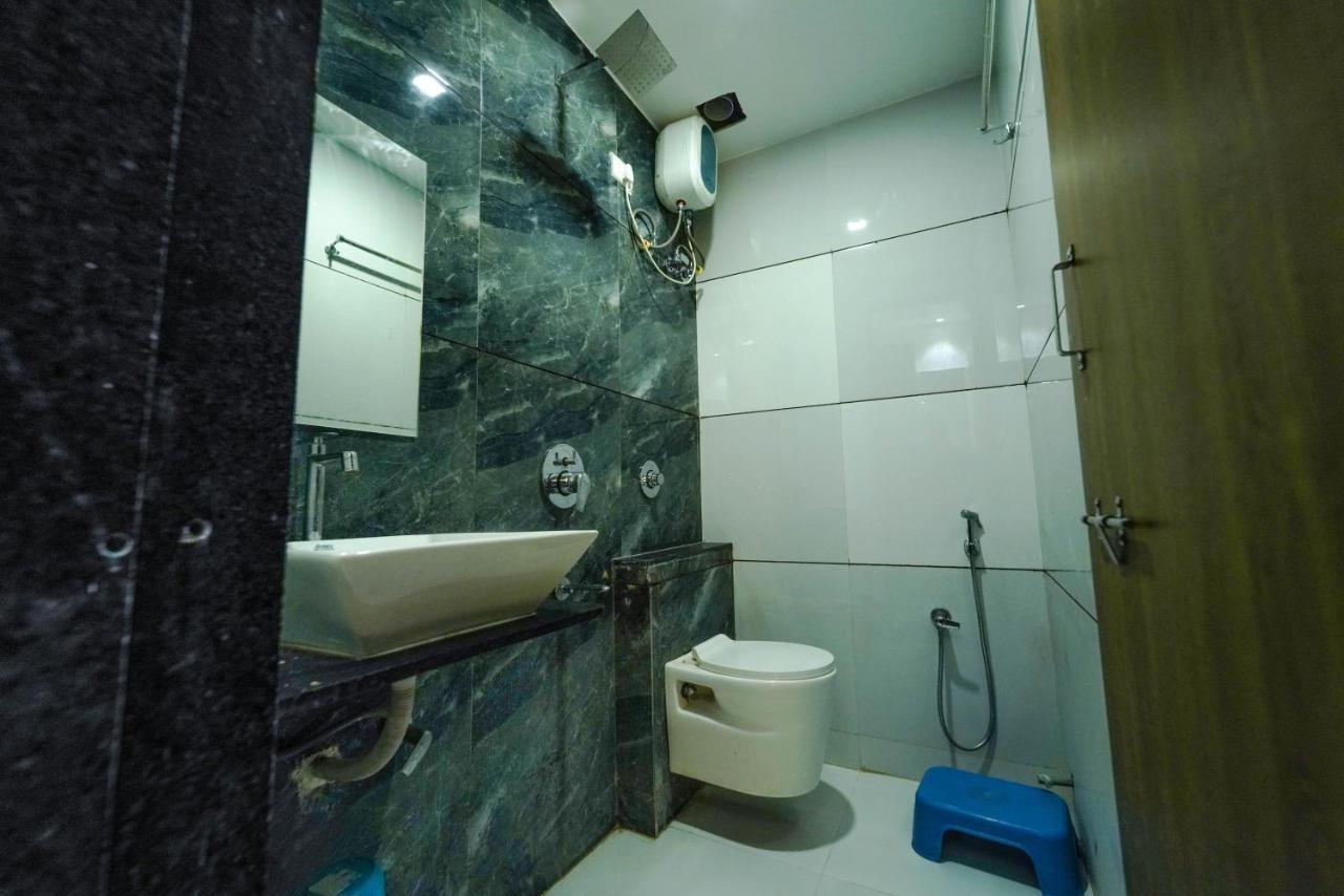 Hotel New Empire Ahmedabad Exterior foto