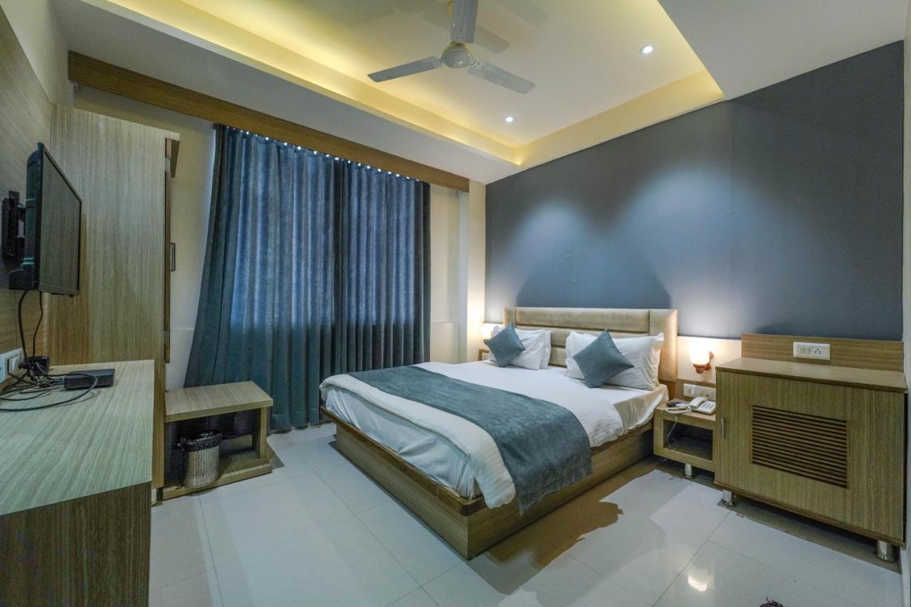 Hotel New Empire Ahmedabad Exterior foto